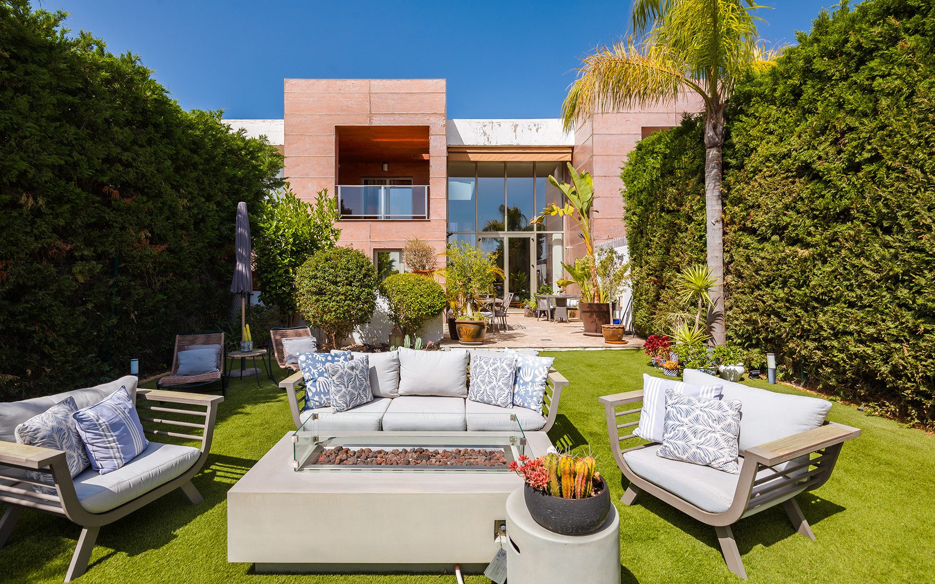 Villa in Los Jaralillos · Benahavís