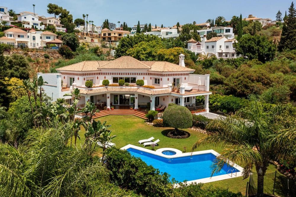 Villa in Benahavis · Benahavís