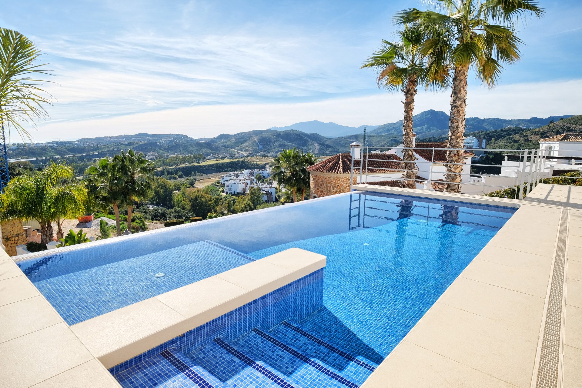 Villa in Benahavis · Benahavís
