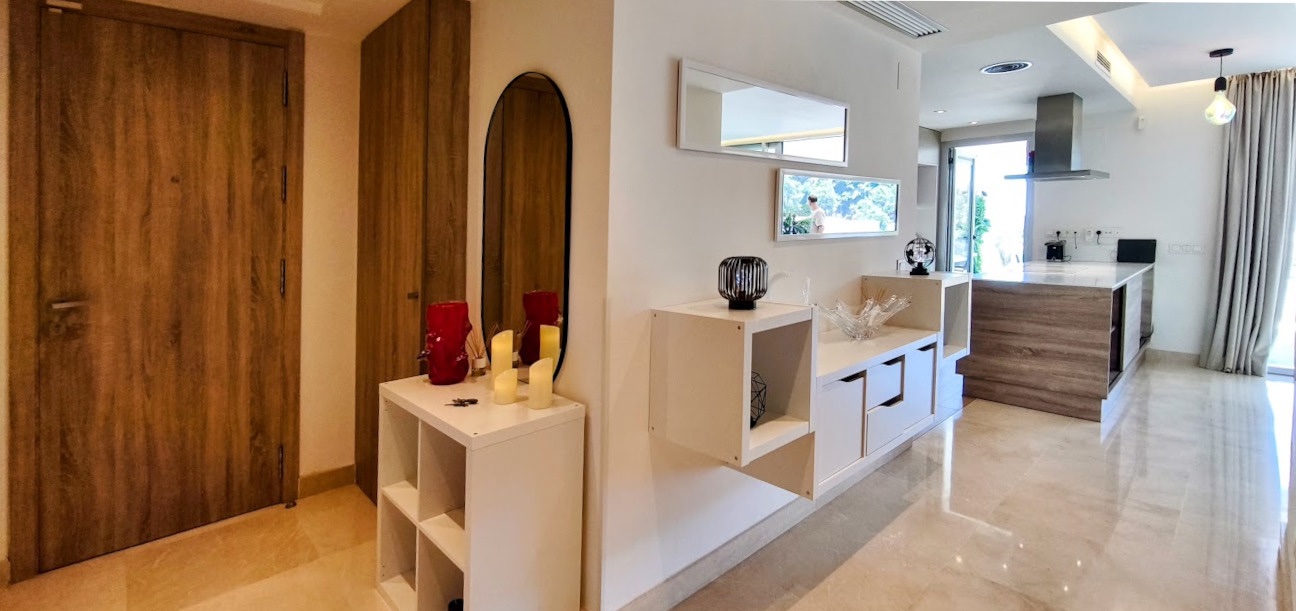 Contemporary 3-bedroom apartment in one of Benahavís' most sought-after residential communities. — frame 5