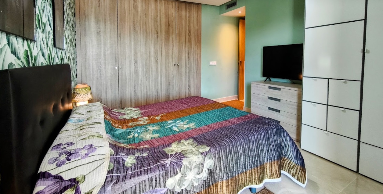 Contemporary 3-bedroom apartment in one of Benahavís' most sought-after residential communities. — frame 7