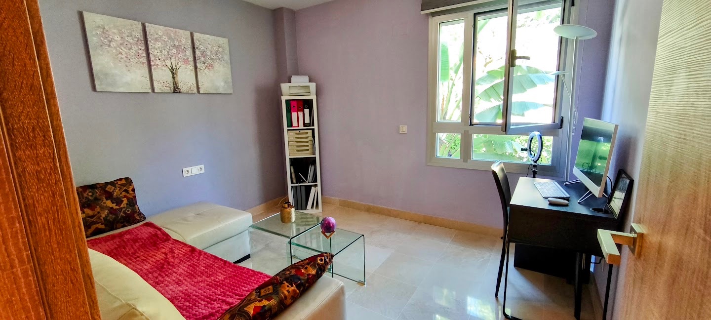Contemporary 3-bedroom apartment in one of Benahavís' most sought-after residential communities. — frame 9