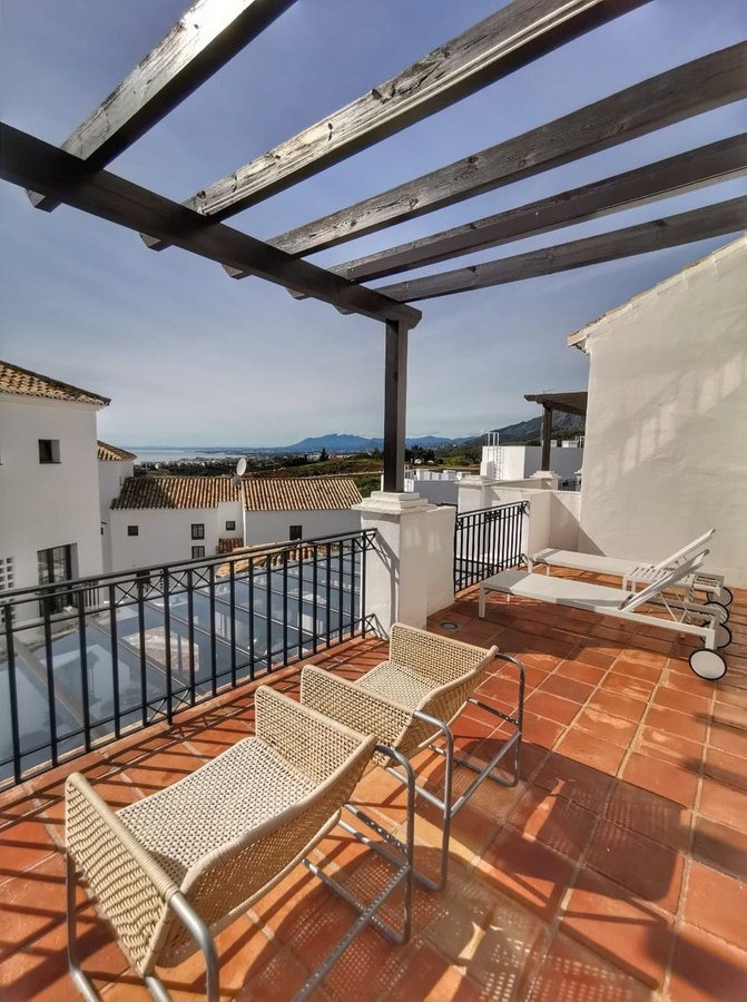 4-bedroom penthouse in Altos de los Monteros — frame 24