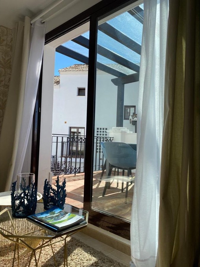 4-bedroom penthouse in Altos de los Monteros — frame 32