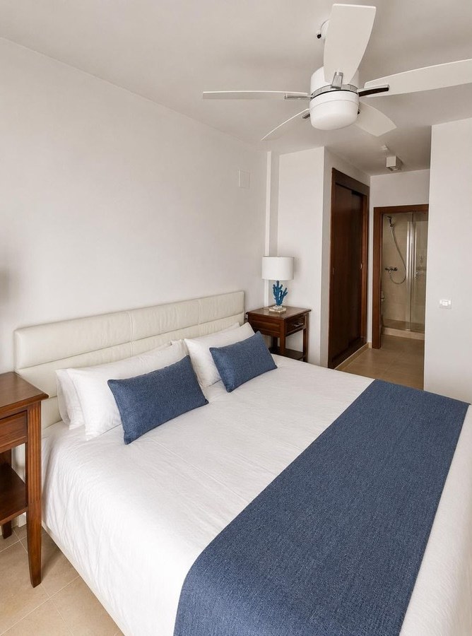 4-bedroom penthouse in Altos de los Monteros — frame 17